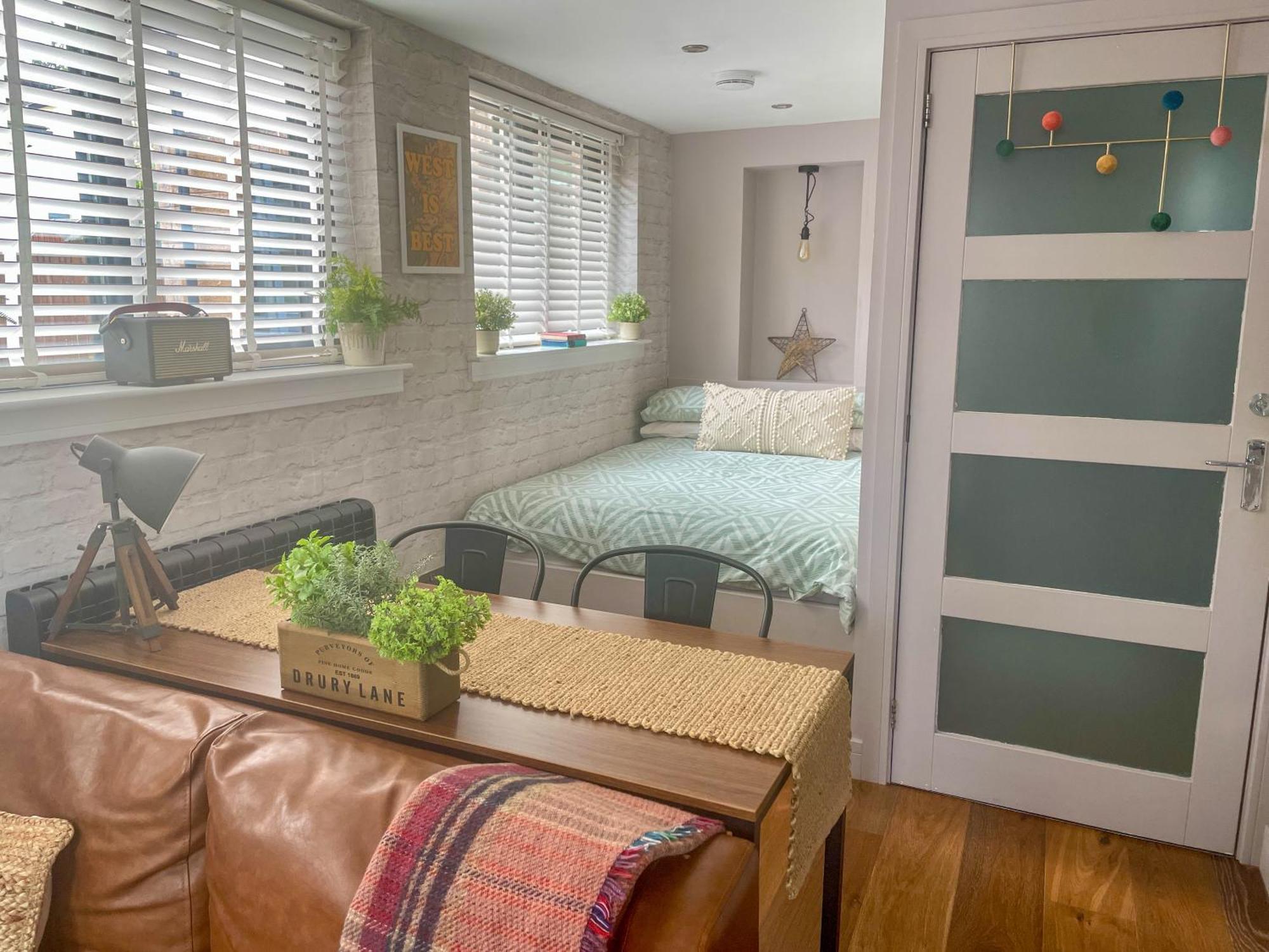 Stylish, Central Studio With Kitchen & Large Deck Fort William Dış mekan fotoğraf