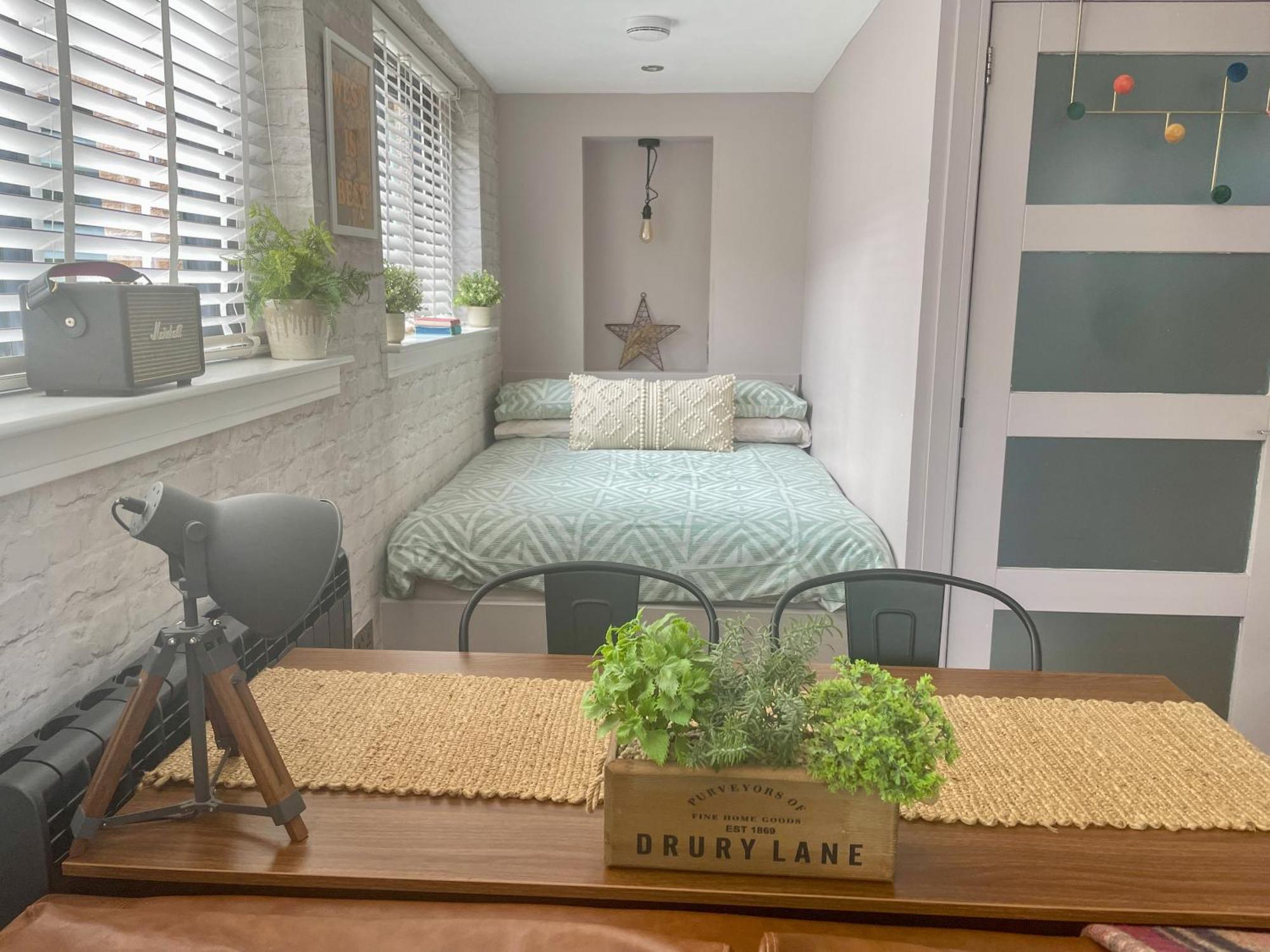 Stylish, Central Studio With Kitchen & Large Deck Fort William Dış mekan fotoğraf